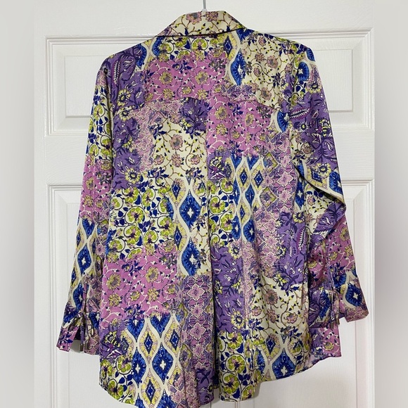 Susan Graver Colorful Patterned Button-Up Shirt size MP - Picture 2 of 8